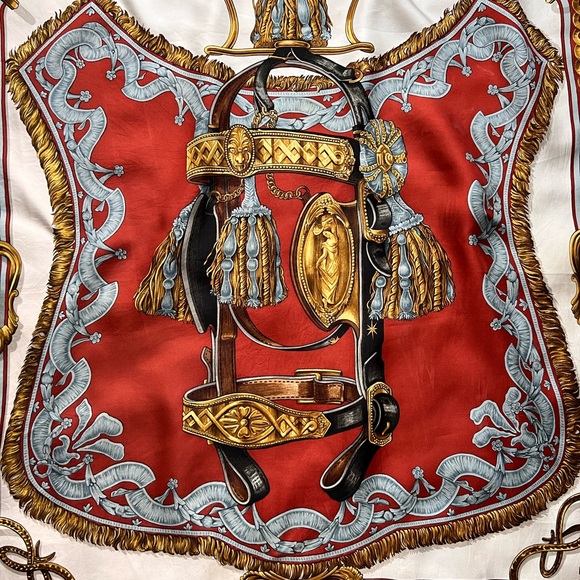 Hermes ‘Bride de Cour’ Scarf. 100% Silk. Made in France. Hand Rolled edges. - Picture 5 of 15